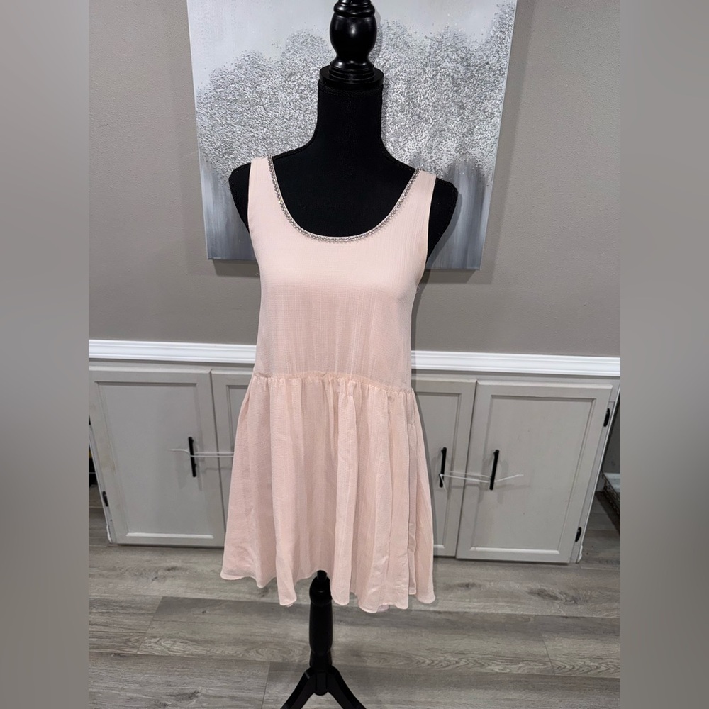Alice & Olivia Dusty Pink Sequin Neckline Dress
C205513634 - Picture 4 of 10